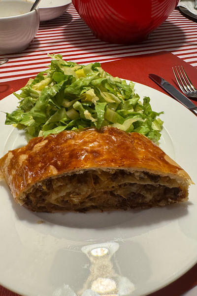 Hackfleisch Kraut Strudel