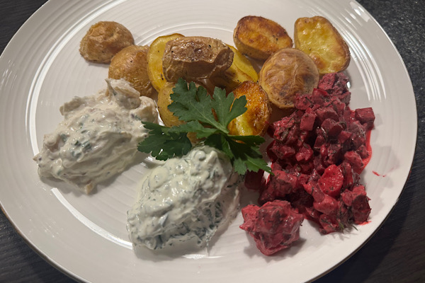 Was koche ich heute? Kartoffel-Speck-Strudel mit Rahmwirsing & Feldsalat 3 IMG 2026 01 23 124925